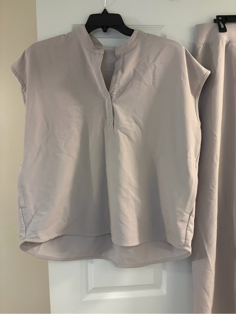 Light Gray Figs Set